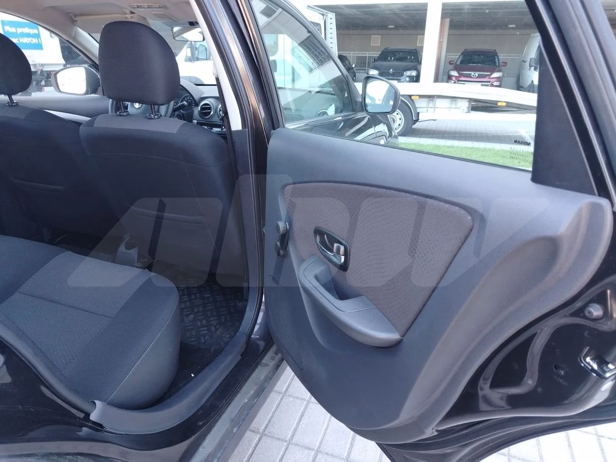 Nissan Almera