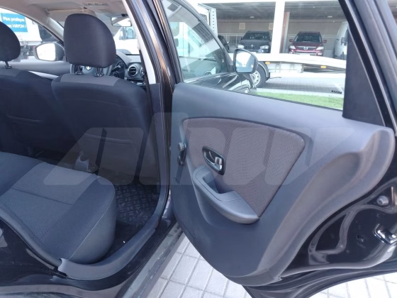 Nissan Almera (22)