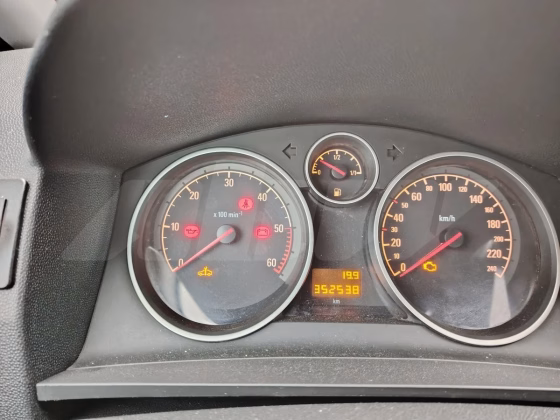 Opel Zafira (3)