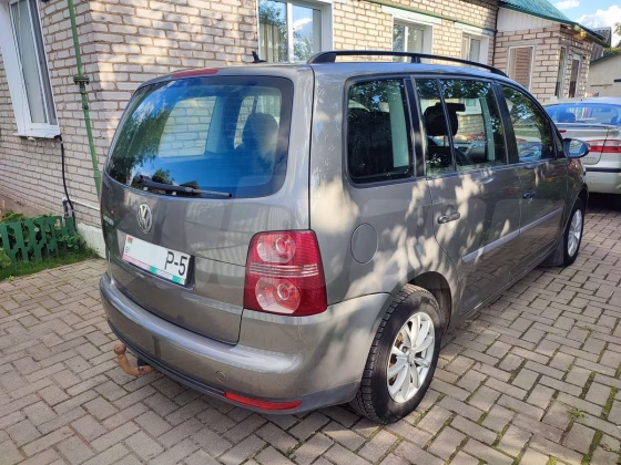 Volkswagen Touran (2)