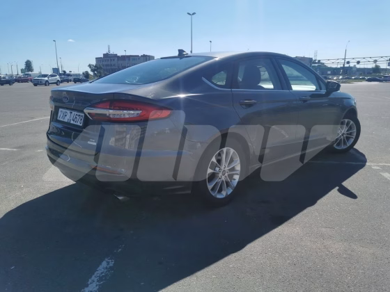 Ford Fusion (3)