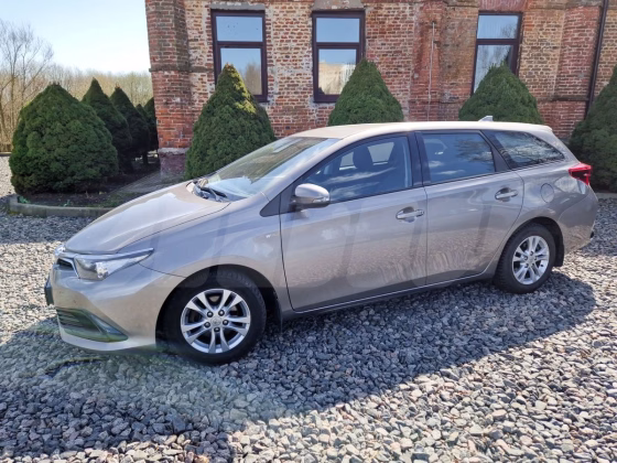 Toyota Auris (12)