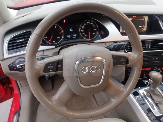 Audi A4 (4)
