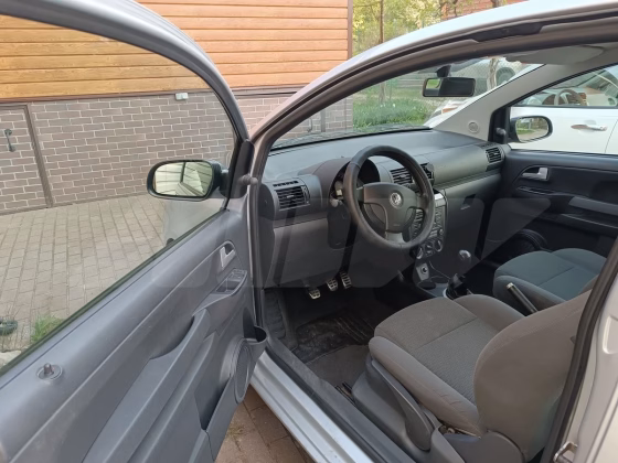 Volkswagen Fox (8)