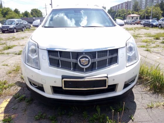 Cadillac SRX (2)