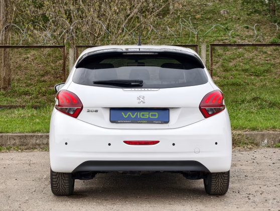 Peugeot 208 (5)