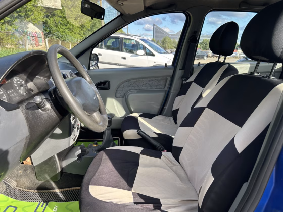 Renault Logan (9)
