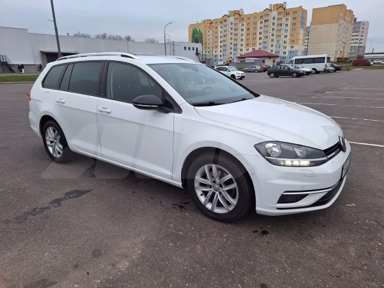 Volkswagen Golf (1)