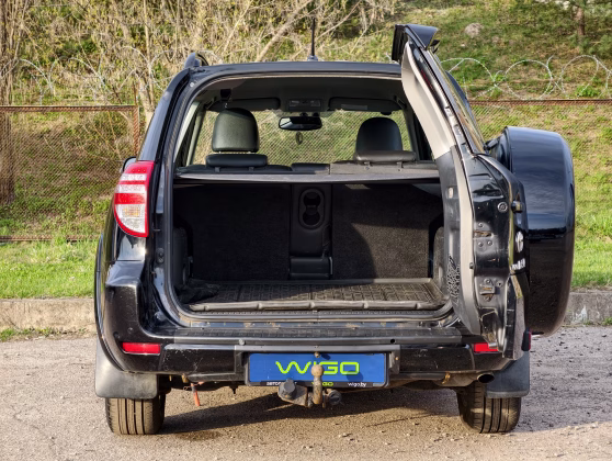 Toyota RAV 4 (7)