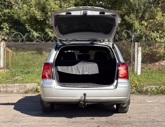 Toyota Avensis (7)