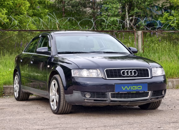 Audi A4 (1)
