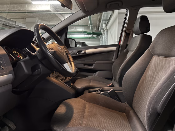 Opel Zafira (9)