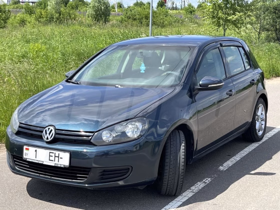 Volkswagen Golf (1)