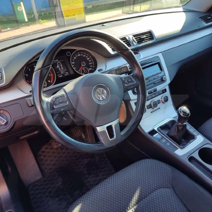 Volkswagen Passat (8)