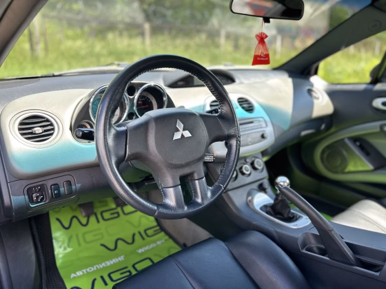 Mitsubishi Eclipse (8)