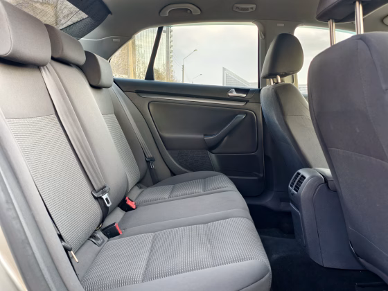 Volkswagen Jetta (11)