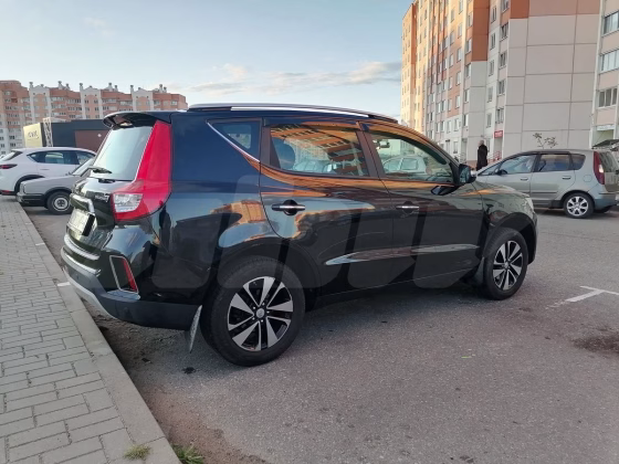 Geely Emgrand X7 (2)