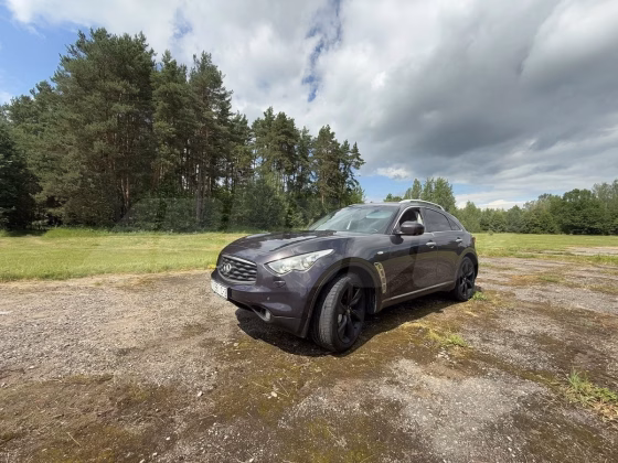 Infiniti FX (2)