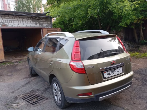 Geely Emgrand X7 (1)