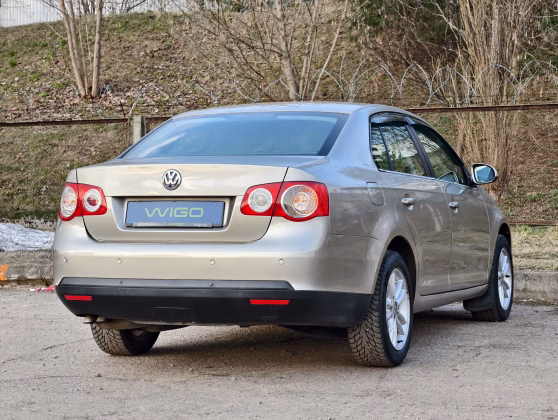 Volkswagen Jetta (6)
