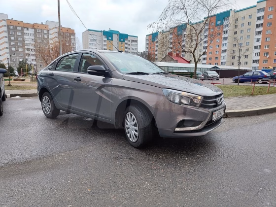 Lada Vesta (2)