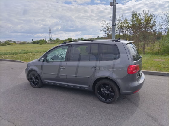 Volkswagen Touran (6)