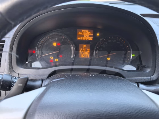 Toyota Avensis (7)