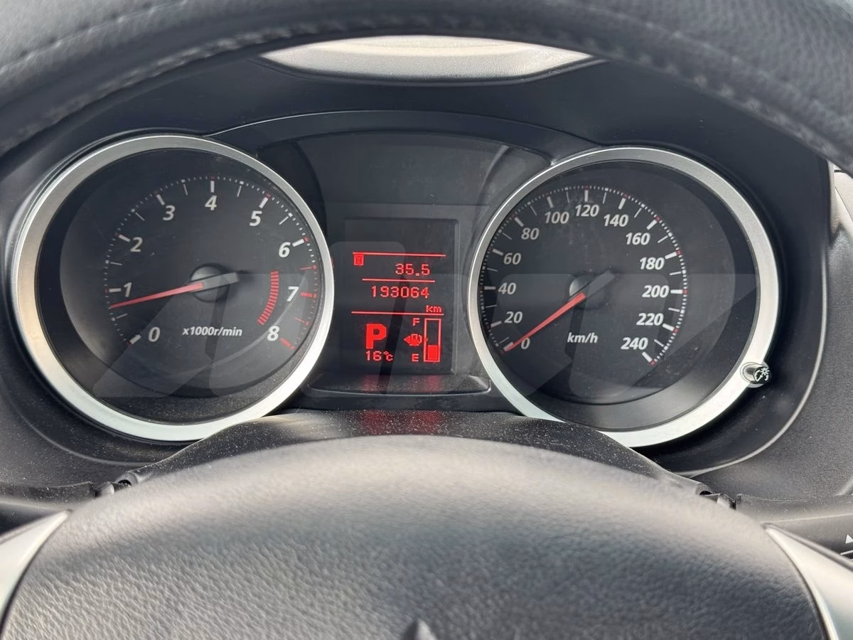 Mitsubishi Lancer