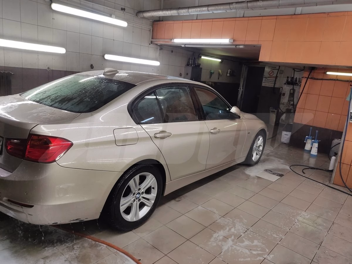 BMW 320