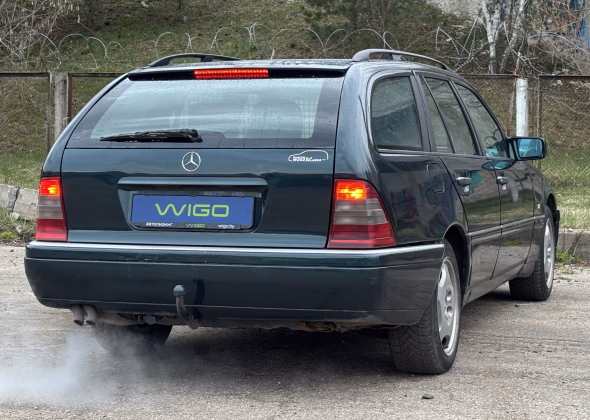 Mercedes-Benz C 230 (6)