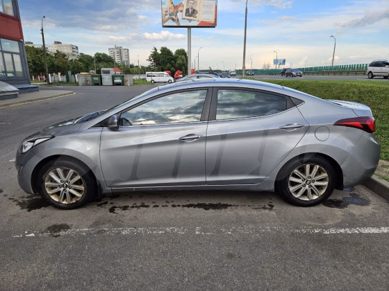 Hyundai Elantra (13)