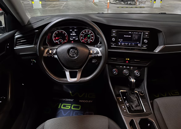 Volkswagen Jetta (13)