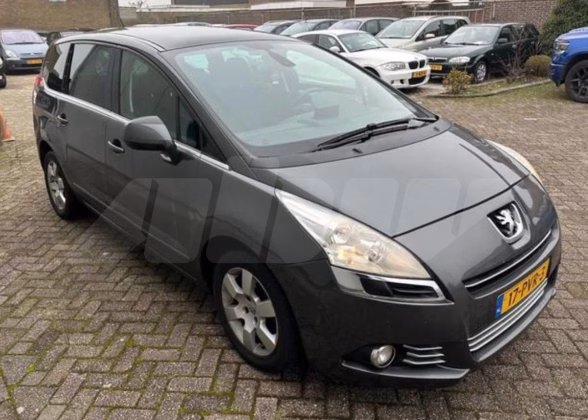Peugeot 5008 (2)