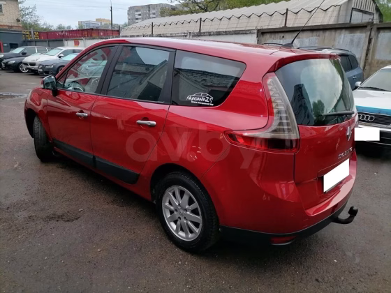 Renault Scenic (9)