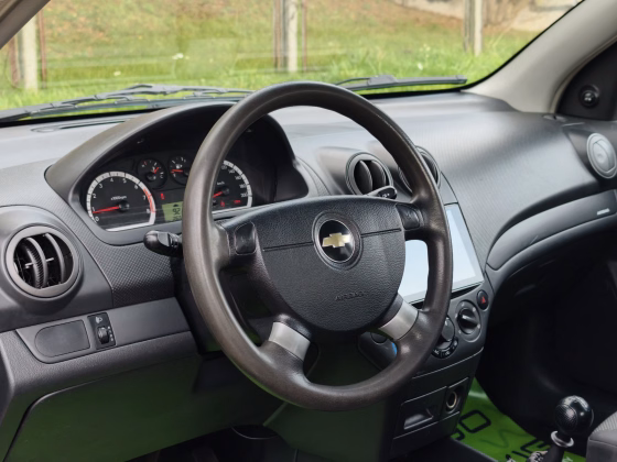 Chevrolet Aveo (8)