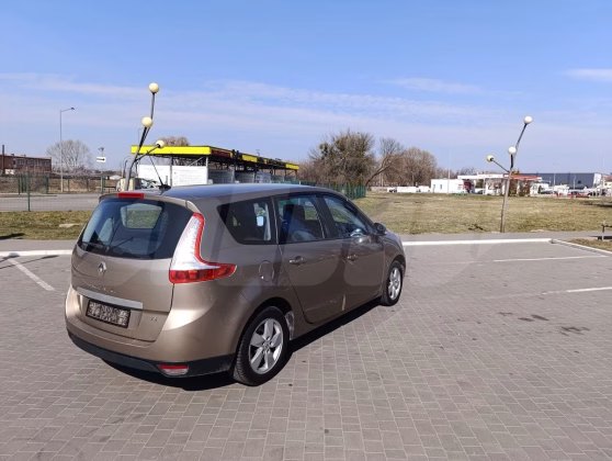 Renault Scenic (3)