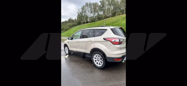Ford Escape (2)