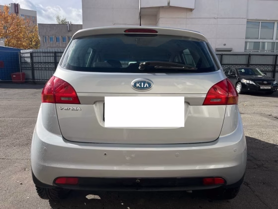 Kia Venga (2)