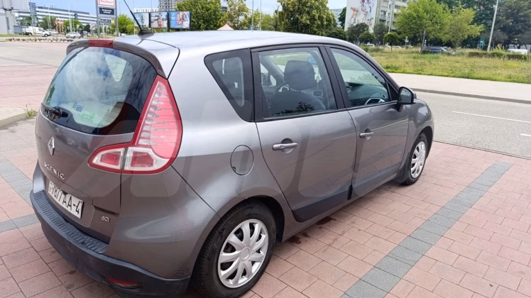 Renault Scenic (6)