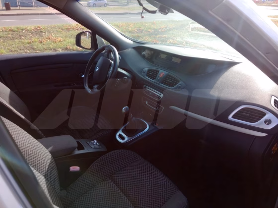 Renault Scenic (8)