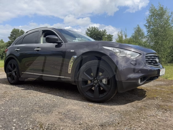 Infiniti FX (5)