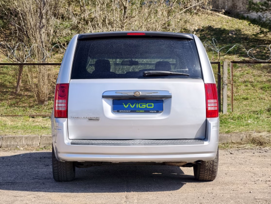 Chrysler TOWN & COUNTRY (5)