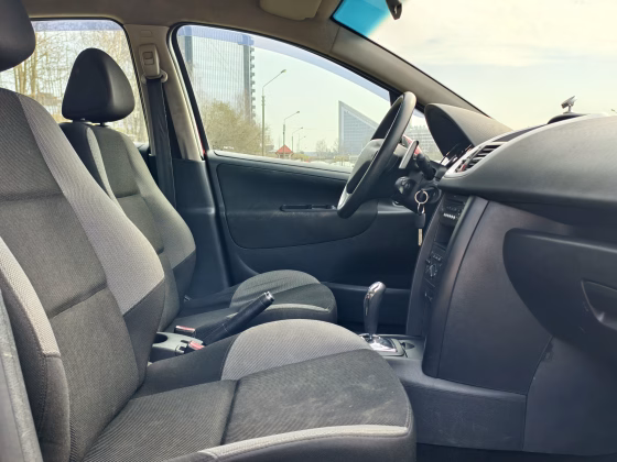 Peugeot 207 (12)