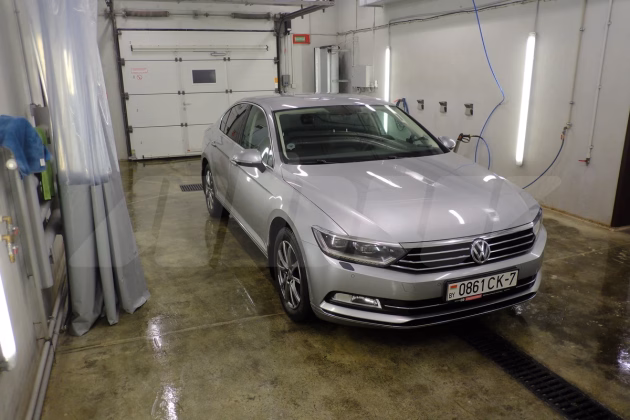 Volkswagen Passat (1)