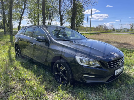 Volvo V60 (2)