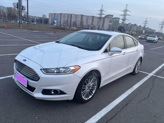 Ford Fusion (4)