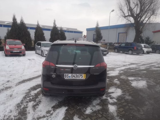 Opel Zafira (1)