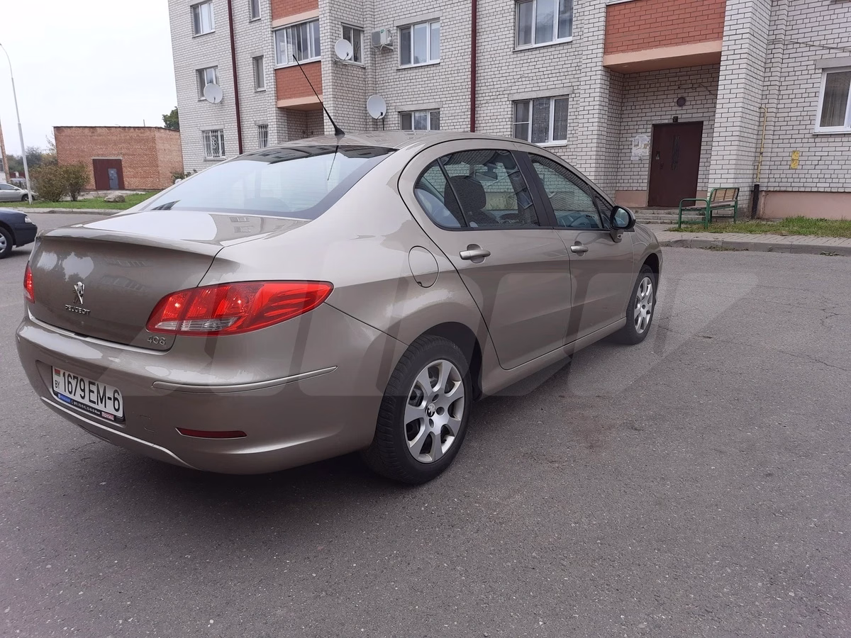 Peugeot 408