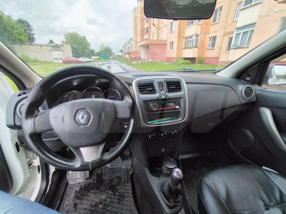 Renault Logan (5)