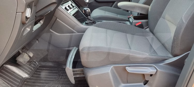 Volkswagen Touran (14)